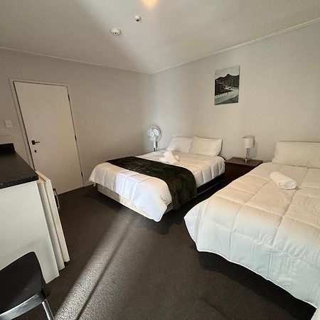 Leopard Hotel Waipukurau Exteriör bild
