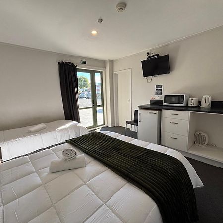 Leopard Hotel Waipukurau Exteriör bild