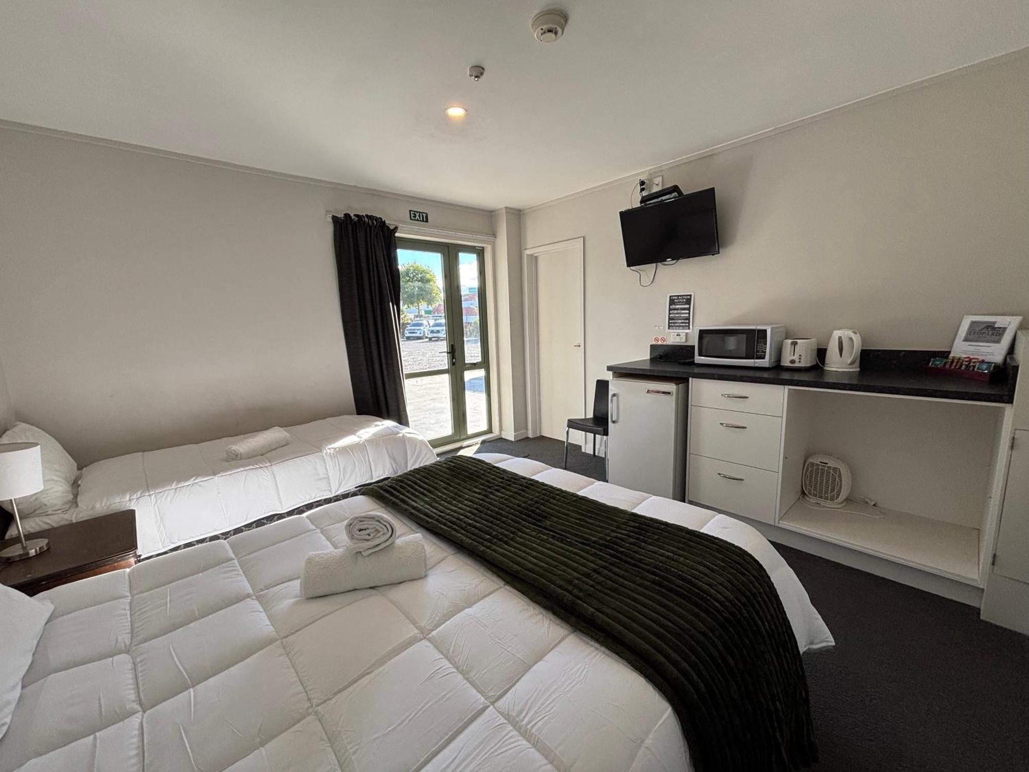 Leopard Hotel Waipukurau Exteriör bild